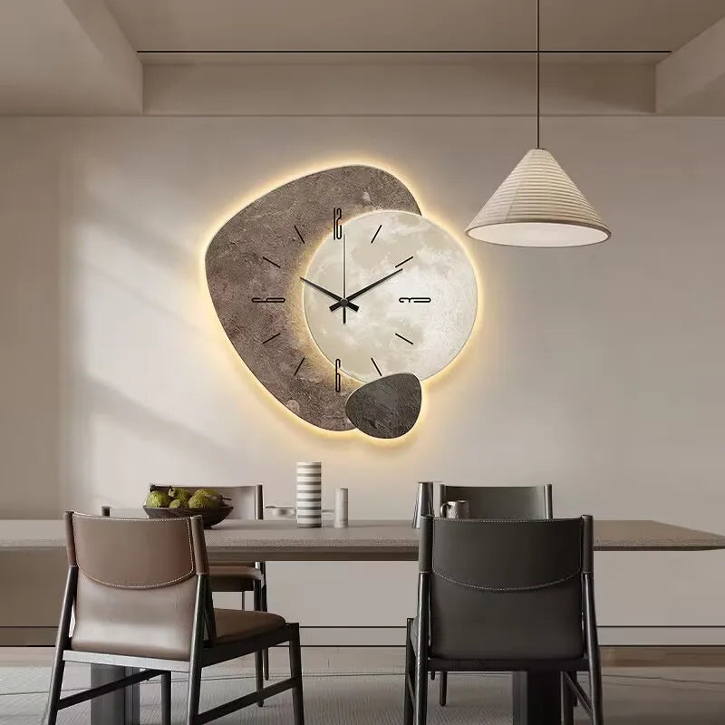 Skandinavisk Lyx Väggklocka – Modern Design med LED-belysning